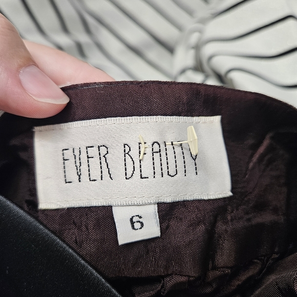 Ever Beauty Women’s 6 Gown black/white/gold Y2K Ball Gown - Picture 11 of 11